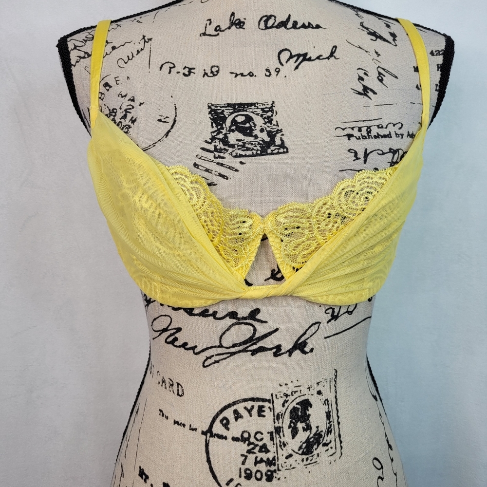 Vintage Victoria's secret bra
